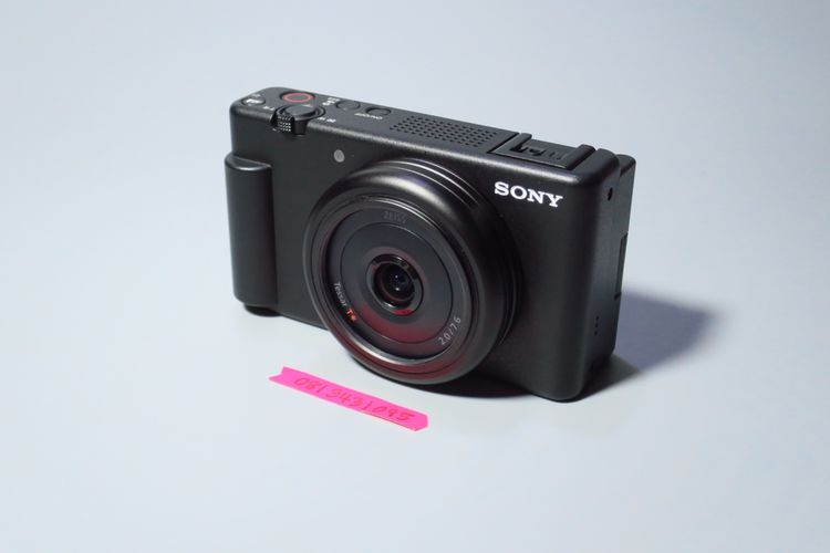 Sony ZV1 F สภาพสวย พร้อมขาตั้งรีโมทสวิทซ์และชุุดชาร์จแบตเตอรี่สำรอง รูปที่ 7