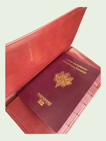 Cartier wallet used 💯 รูปที่ 4