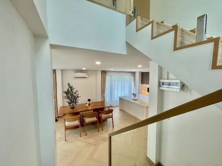 ตกแต่งครบ ใช่ 🏡 For Sale | ขายบ้านเดี่ยวสวยมาก 2 ชั้น รีโนเวทใหม่ทั้งหลัง | Fully Renovated 2-Storey Single House ซอยพัฒนาการ 69 | Pattanakarn 69 รูปที่ 4