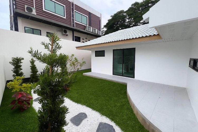 ตกแต่งครบ ใช่ 🏡 For Sale | ขายบ้านเดี่ยวสวยมาก 2 ชั้น รีโนเวทใหม่ทั้งหลัง | Fully Renovated 2-Storey Single House ซอยพัฒนาการ 69 | Pattanakarn 69 รูปที่ 3
