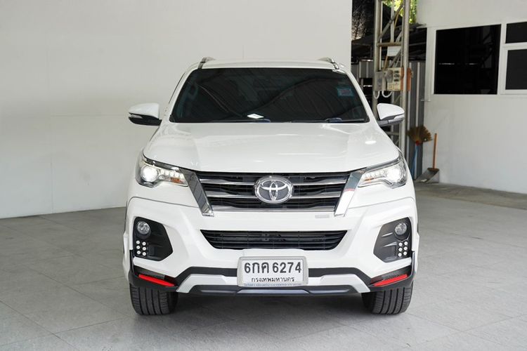Toyota Fortuner 2016 2.8 V 4WD Utility-car ดีเซล ไม่ติดแก๊ส เกียร์อัตโนมัติ ขาว รูปที่ 2
