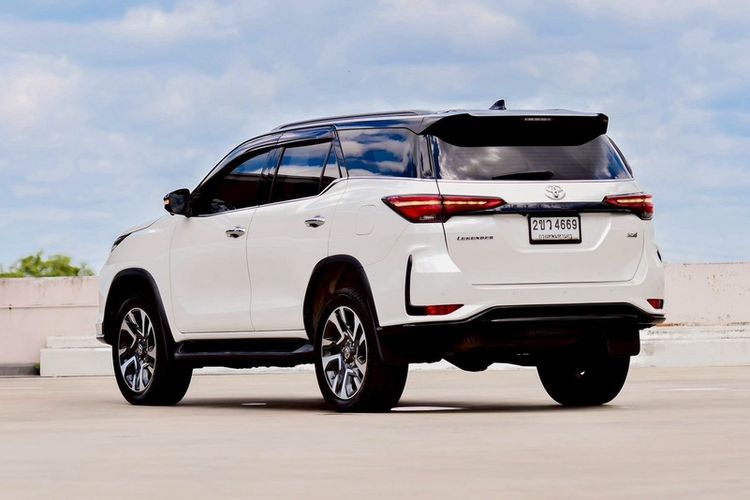 Toyota Fortuner 2022 2.4 Leader V 4WD Utility-car āļāļĩāđāļāļĨ āđāļĄāđāļāļīāļāđāļāđāļŠ āđāļāļĩāļĒāļĢāđāļāļąāļāđāļāļĄāļąāļāļī āļāļēāļ§ āļĢāļđāļāļāļĩāđ 3