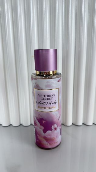 Victoria’s Secret Velvet Petals Daydream Fragrance Mist (250 ml)