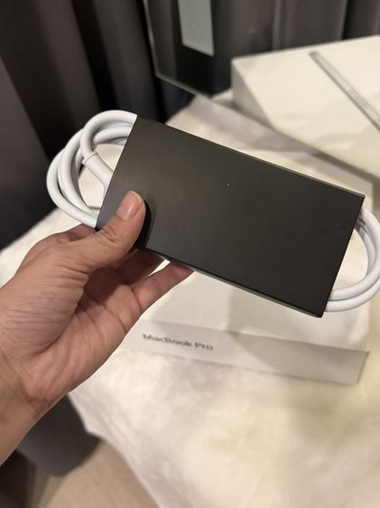 กล่องMacbook Retina 13.3 นิ้ว พร้อมสายช้าทแท้ยังไม่ได้ใช้ รูปที่ 3