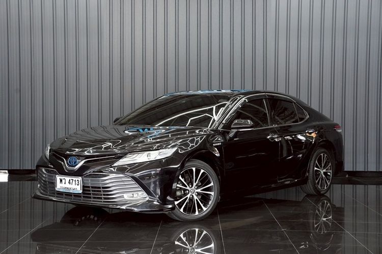 Toyota Camry 2021 2.5 HEV Premium Sedan ปลั๊กอินไฮบริด (PHEV) ไม่ติดแก๊ส เกียร์อัตโนมัติ ดำ รูปที่ 2