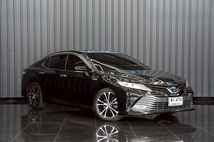 Toyota Camry 2021 2.5 HEV Premium Sedan ปลั๊กอินไฮบริด (PHEV) ไม่ติดแก๊ส เกียร์อัตโนมัติ ดำ รูปที่ 4