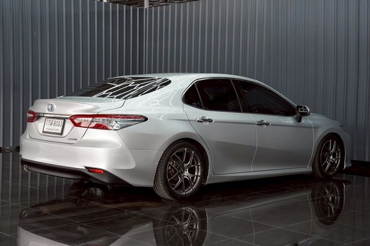 Toyota Camry 2018 2.5 Hybrid Sedan ปลั๊กอินไฮบริด (PHEV) ไม่ติดแก๊ส เกียร์อัตโนมัติ เทา รูปที่ 3