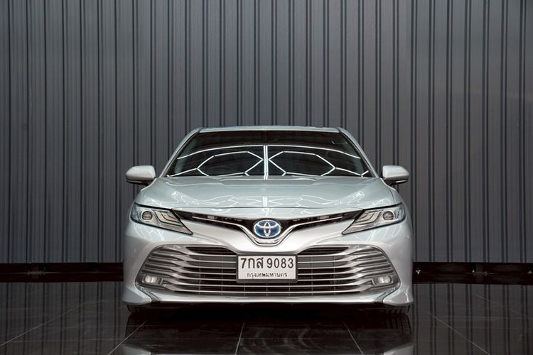 รถ Toyota Camry 2.5 Hybrid สี เทา