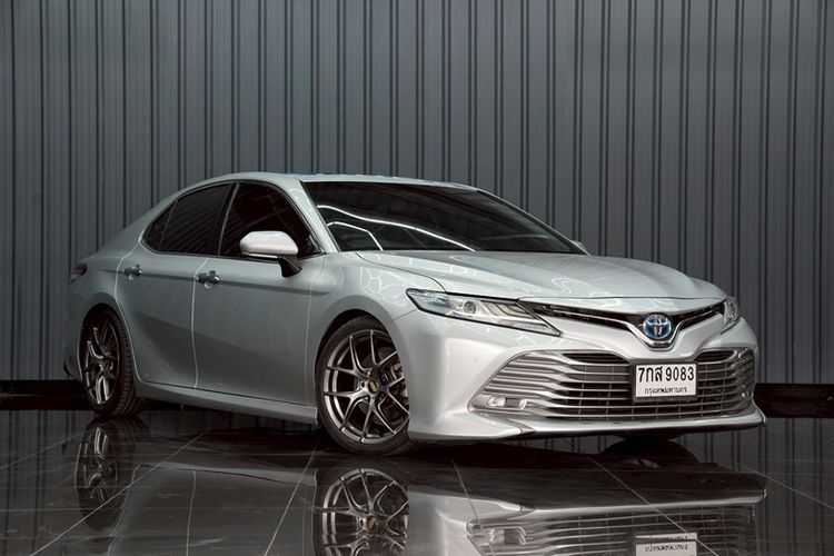 Toyota Camry 2018 2.5 Hybrid Sedan ปลั๊กอินไฮบริด (PHEV) ไม่ติดแก๊ส เกียร์อัตโนมัติ เทา รูปที่ 2