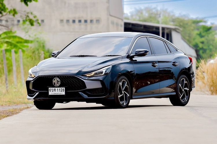 MG MG5 2022 1.5 X Sedan เบนซิน ไม่ติดแก๊ส เกียร์อัตโนมัติ ดำ รูปที่ 4