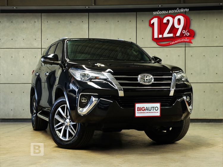 รถ Toyota Fortuner 2.4 V สี ดำ