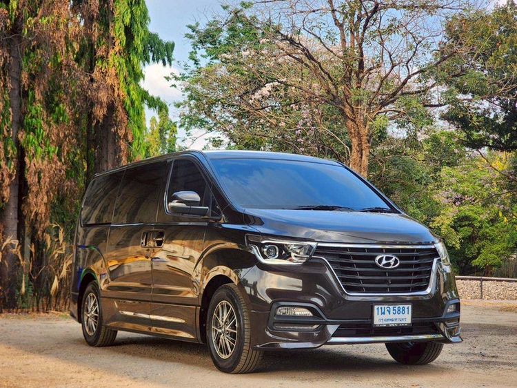 รถ Hyundai H-1  2.5 Elite NS สี น้ำตาล