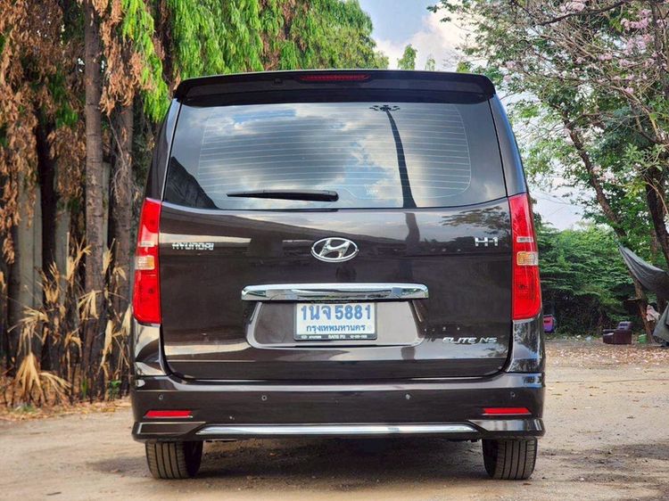 Hyundai H-1  2015 2.5 Elite NS Van ดีเซล ไม่ติดแก๊ส เกียร์อัตโนมัติ น้ำตาล รูปที่ 4