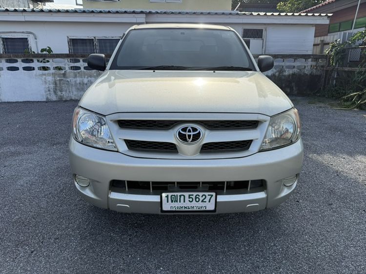 รถ Toyota Hilux Vigo 2.5 J สี บรอนซ์ทอง