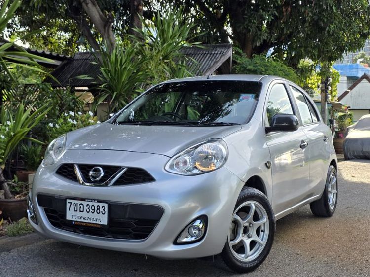 รถ Nissan March 1.2 S สี บรอนซ์เงิน