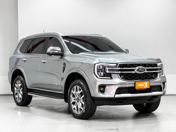รถ Ford Everest 2.0 Titanium Plus 4WD สี บรอนซ์เงิน