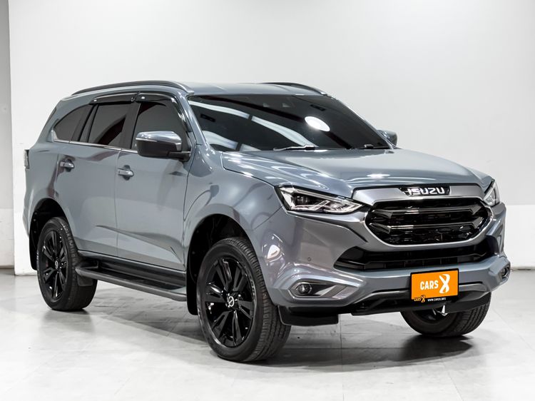 รถ Isuzu MU-X 3.0 Ultimate AT 4WD สี เทา