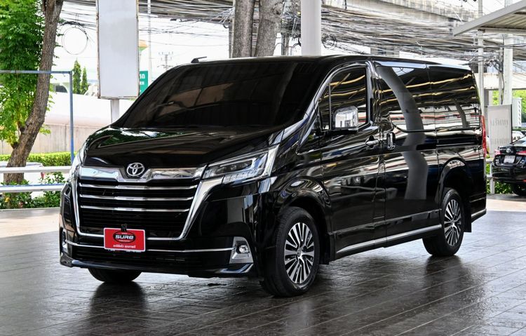 Toyota Majesty 2024 2.8 Premium Van ดีเซล ไม่ติดแก๊ส เกียร์อัตโนมัติ ดำ