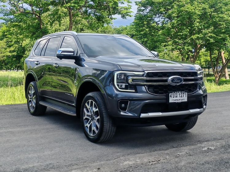 รถ Ford Everest 2.0 Bi-Turbo Titanium+ 4WD สี เทา