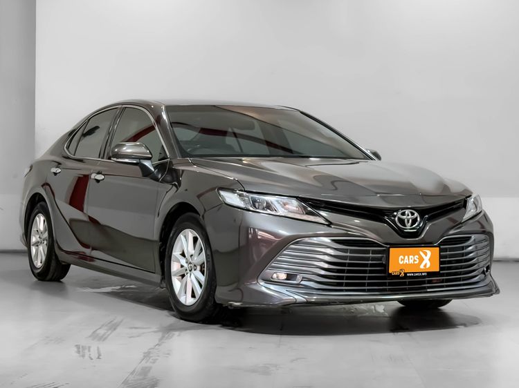รถ Toyota Camry 2.0 G สี เทา