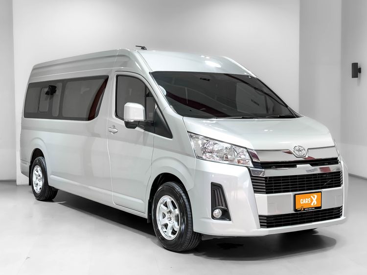 Toyota Commuter 2020 2.8 Van ดีเซล ไม่ติดแก๊ส เกียร์อัตโนมัติ บรอนซ์เงิน