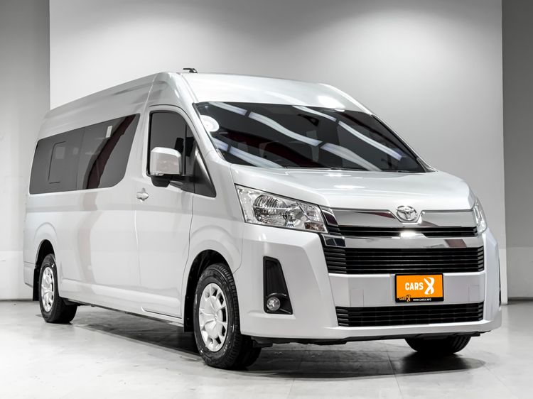 รถ Toyota Commuter 2.8 สี บรอนซ์เงิน