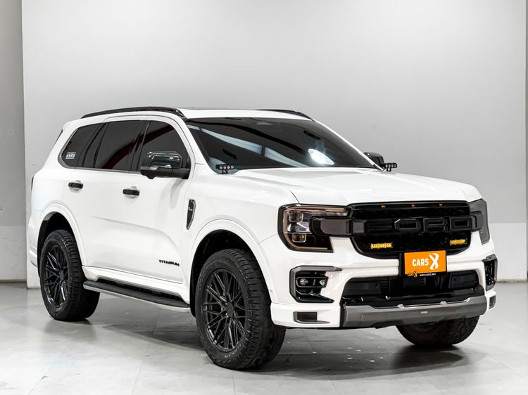 รถ Ford Everest 2.0 Titanium สี ขาว