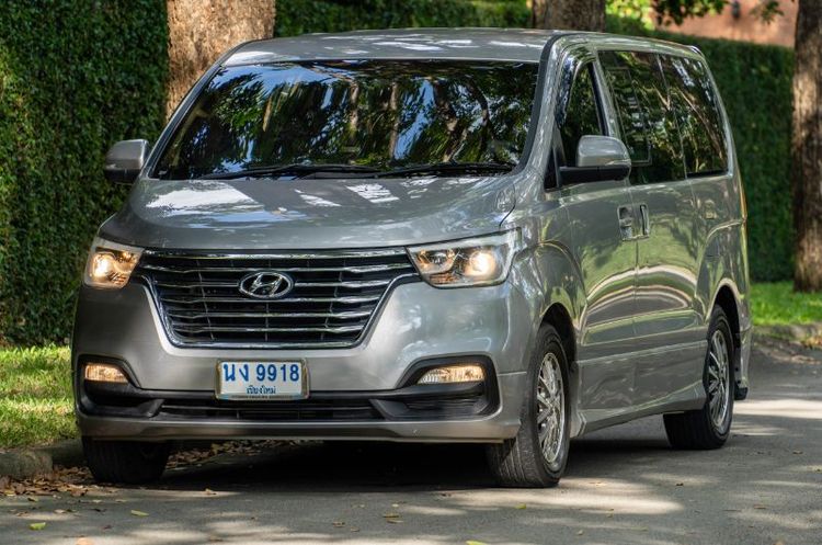 Hyundai H-1  2018 2.5 Maesto Deluxe Van ดีเซล ไม่ติดแก๊ส เกียร์อัตโนมัติ เงิน