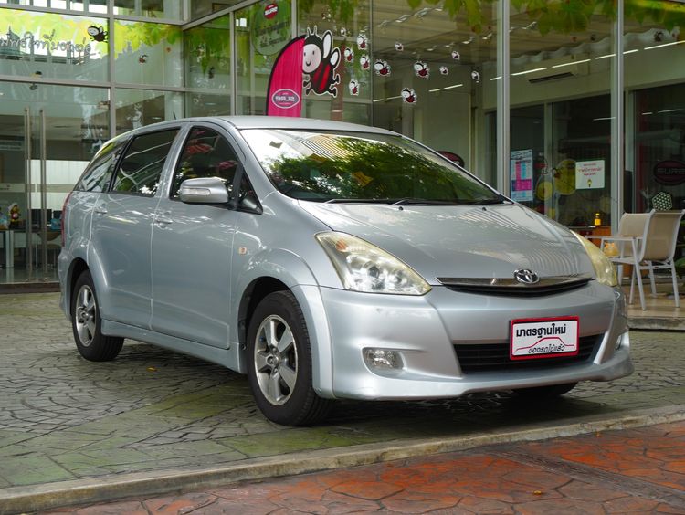 รถ Toyota Wish 2.0 S สี น้ำตาล