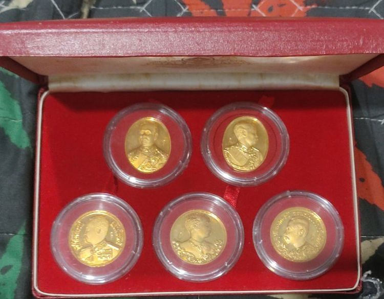 เหรียญร.5ที่ระลึกครบ90ปี