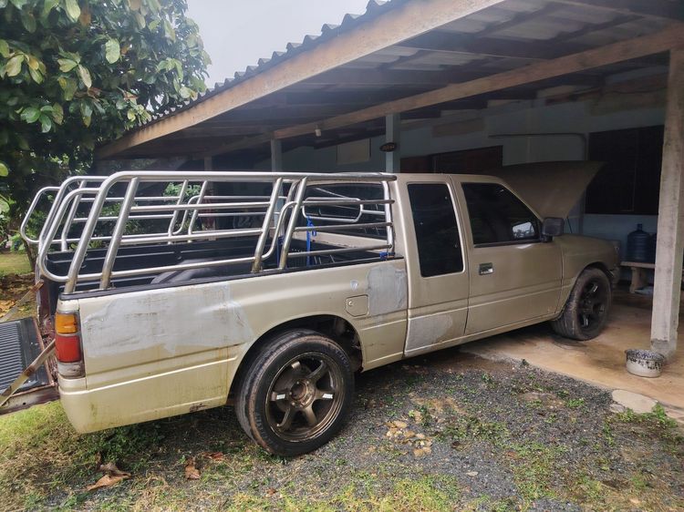 รถ Isuzu TFR ปี 91-97 2.5 Space Cab สี บรอนซ์ทอง