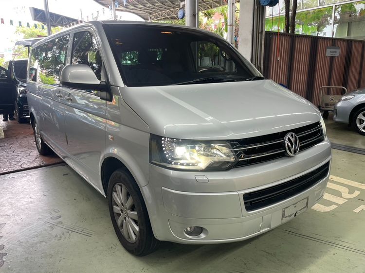 รถ Volkswagen Caravelle 2.0 TDi สี บรอนซ์เงิน