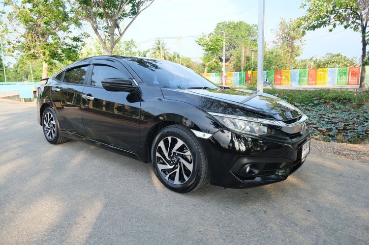 Honda Civic FC 1.8EL สีดำ เบาะหนังสีครีมเบาะคนขับปรับไฟฟ้า เกียร์ออโต้ ปี 2018