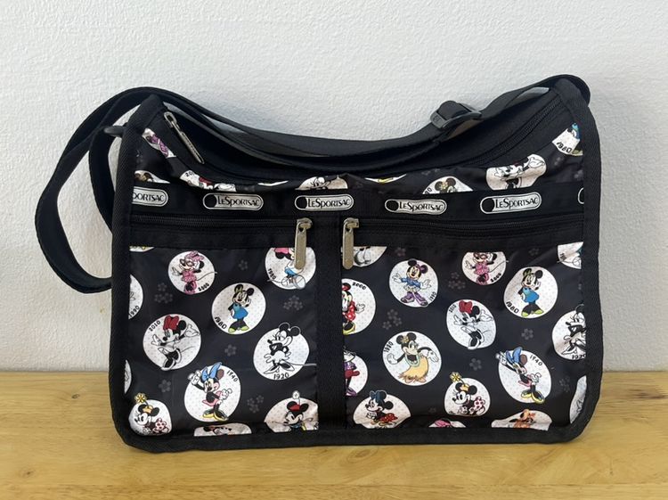 กระเป๋าสะพาย lesportsac