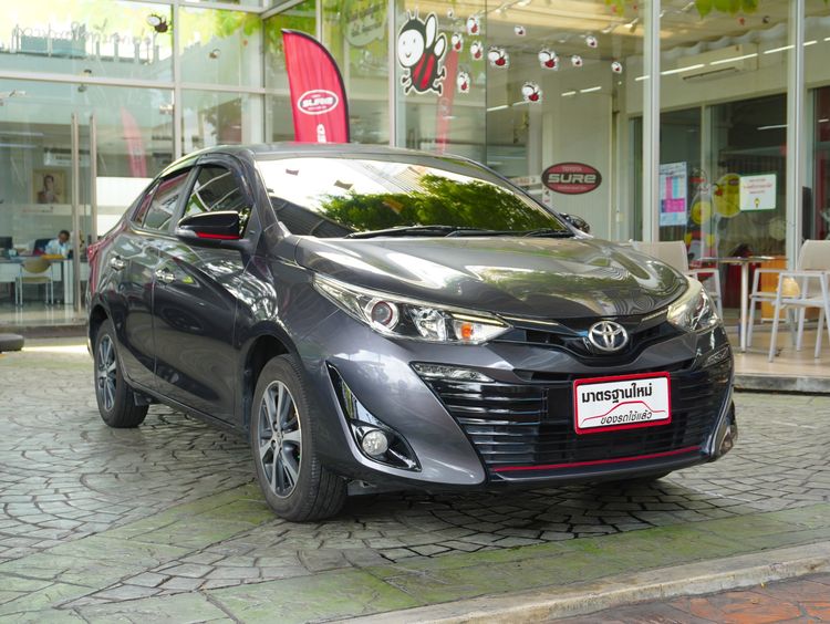รถ Toyota Yaris ATIV 1.2 S สี เทา