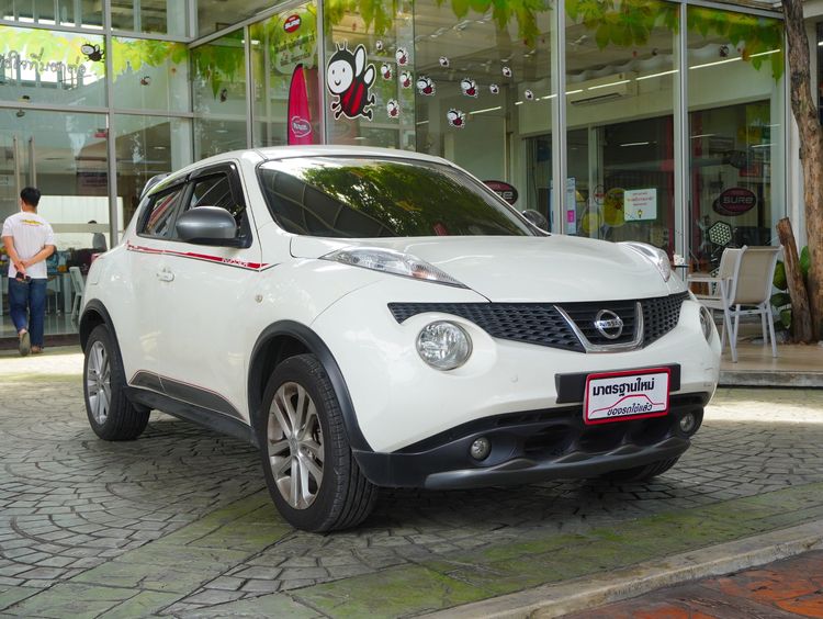Nissan Juke 2014 1.6 V Sedan เบนซิน ไม่ติดแก๊ส เกียร์อัตโนมัติ ขาว