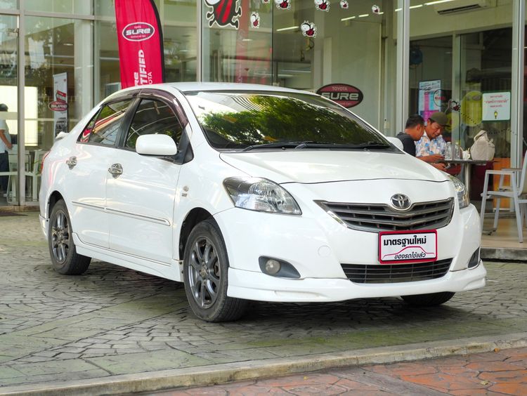 รถ Toyota Vios 1.2 E สี ขาว