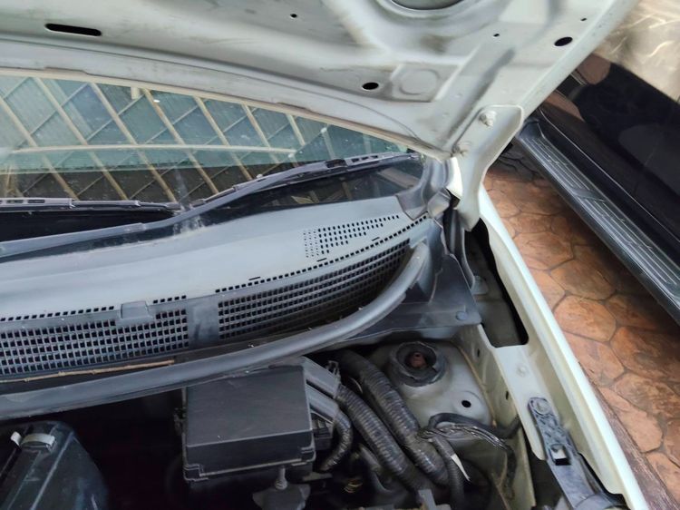 Nissan March 2011 1.2 V Sedan เบนซิน ไม่ติดแก๊ส เกียร์อัตโนมัติ ขาว รูปที่ 3