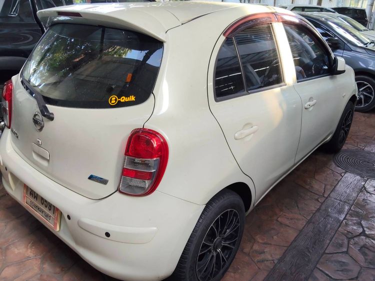 Nissan March 2011 1.2 V Sedan เบนซิน ไม่ติดแก๊ส เกียร์อัตโนมัติ ขาว รูปที่ 4