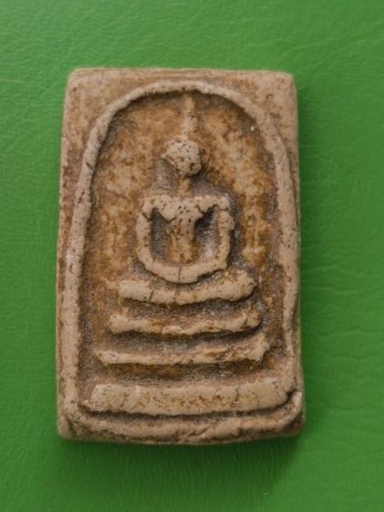 พระสมเด็จวัดระฆังเนื้อเก่าค่ะ