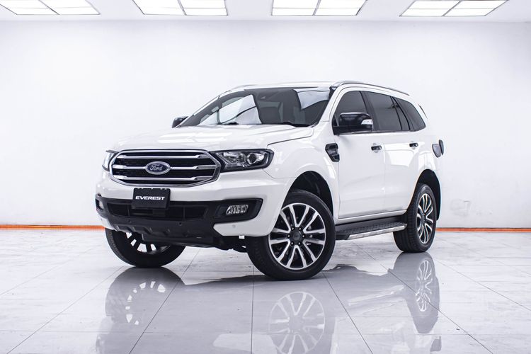 รถ Ford Everest 2.0 Titanium Plus สี ขาว