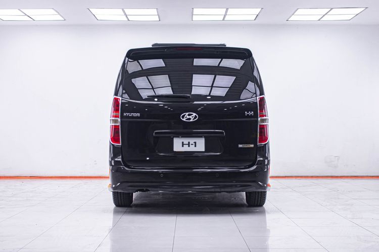 Hyundai H-1  2011 2.5 Deluxe Utility-car ดีเซล ไม่ติดแก๊ส เกียร์อัตโนมัติ ดำ รูปที่ 4