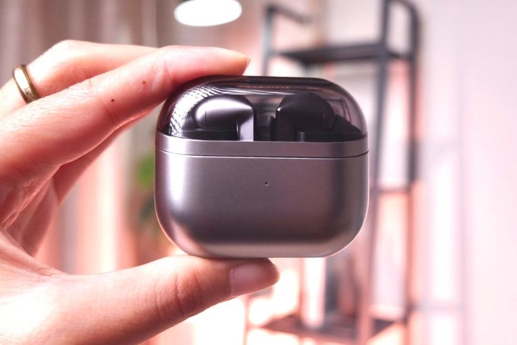 Samsung Galaxy Buds 3 Pro สี Gray เครื่องสวยใช้งานน้อย ราคาเพียง 2,790.- มีประกันร้าน 60 วัน รูปที่ 2