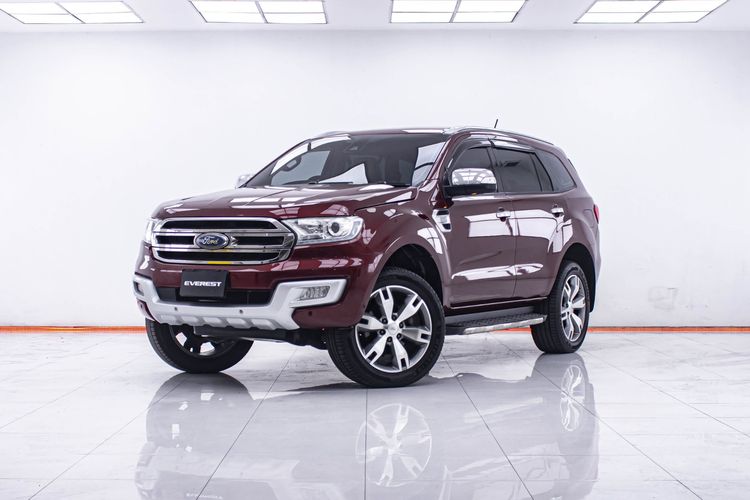 รถ Ford Everest 2.2 Titanium Plus สี แดง