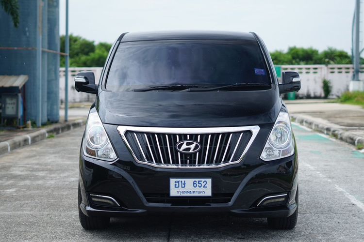 รถ Hyundai H-1  2.5 Deluxe สี ดำ