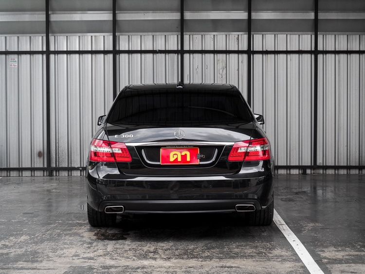 Mercedes-Benz E-Class 2013 E300 Sedan เบนซิน ไม่ติดแก๊ส เกียร์อัตโนมัติ ดำ รูปที่ 4