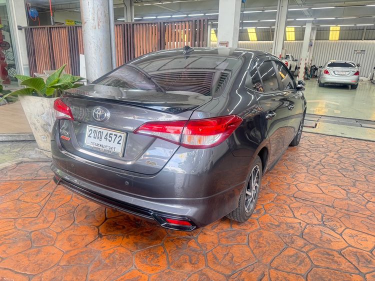 Toyota Yaris ATIV 2021 1.2 Sport Sedan เบนซิน ไม่ติดแก๊ส เกียร์อัตโนมัติ เทา รูปที่ 4