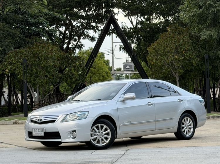รถ Toyota Camry 2.4 Hybrid สี บรอนซ์เงิน
