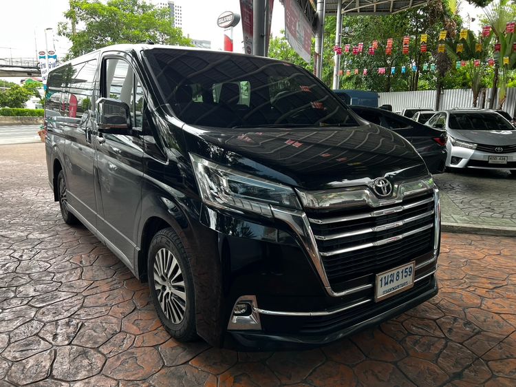 รถ Toyota Majesty 2.8 Grande สี ดำ