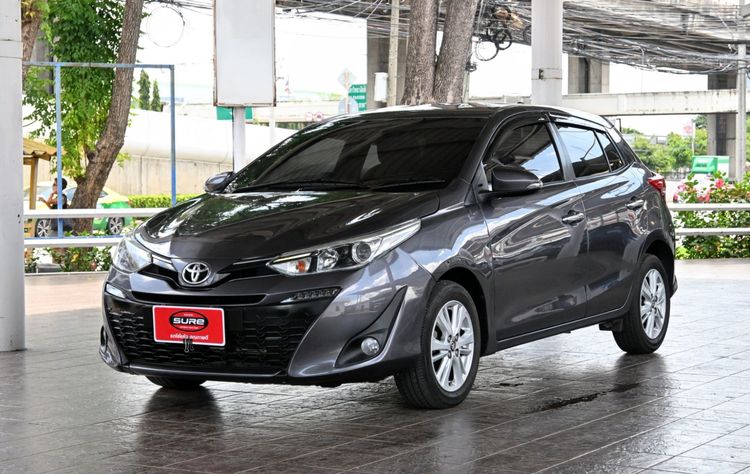 รถ Toyota Yaris 1.2 G สี เทา